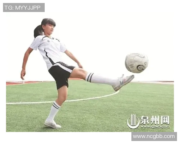 卷发女神的足球梦知名女星如何在绿茵场上绽放光彩