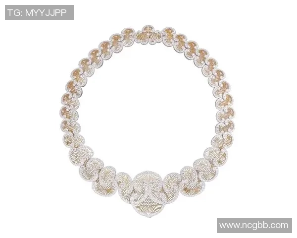 足球明星女友们的奢华珠宝盛宴展现魅力与风采 足球明星女友们的奢华珠宝盛宴展现魅力与风采